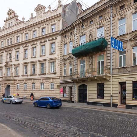 Royal Apartment On Franka 28 Lviv Exterior photo