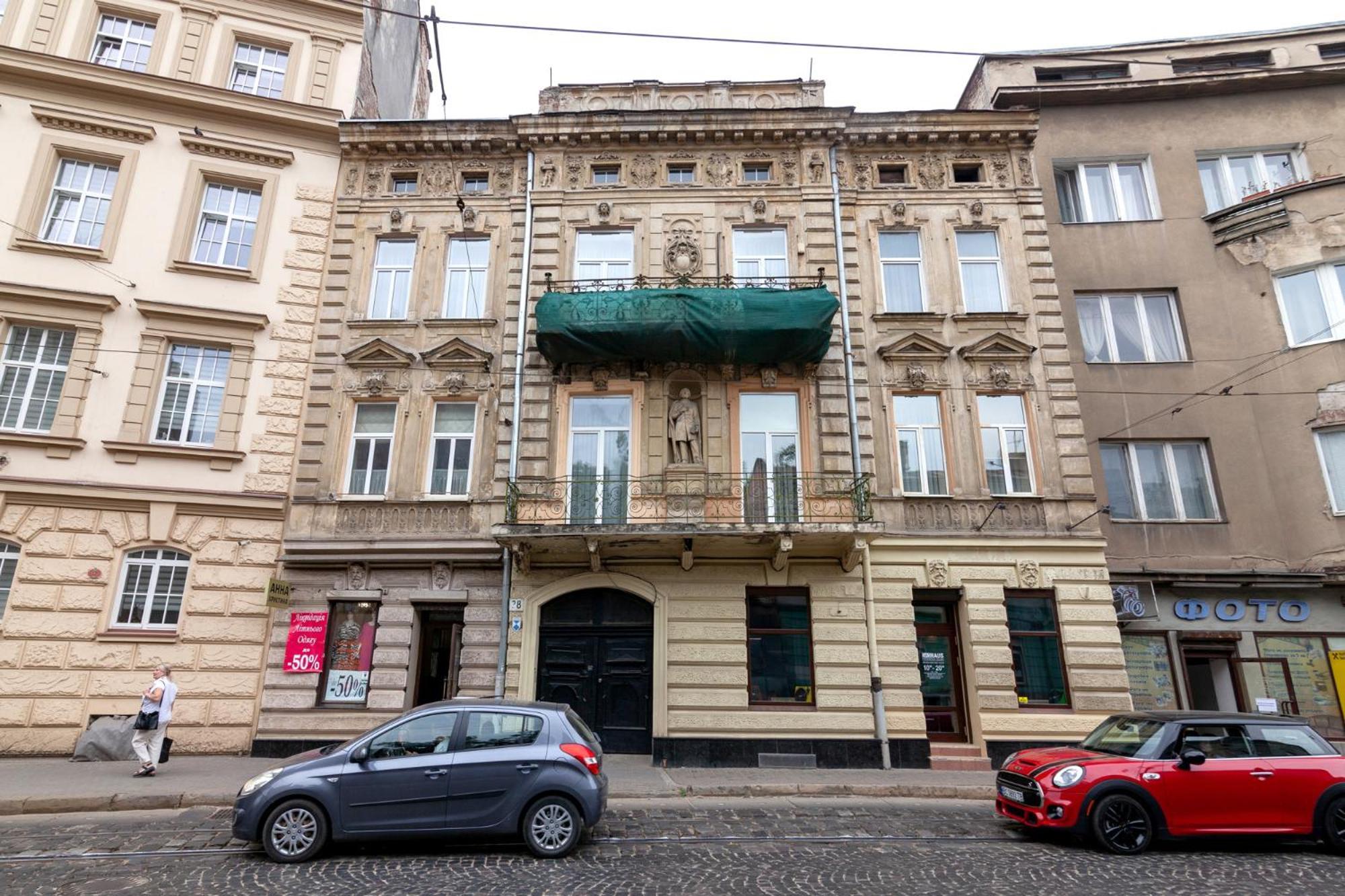 Royal Apartment On Franka 28 Lviv Exterior photo
