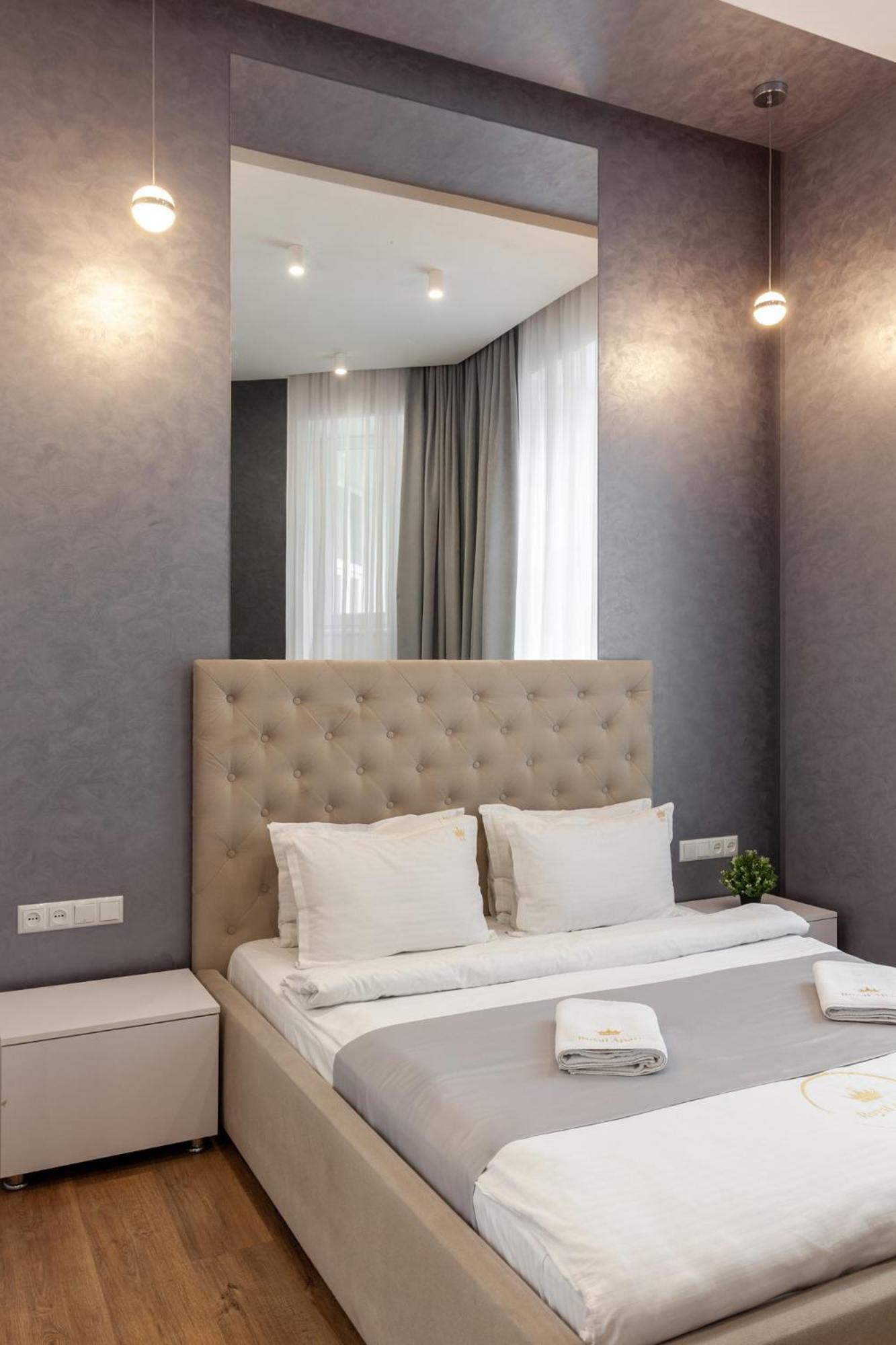 Royal Apartment On Franka 28 Lviv Exterior photo